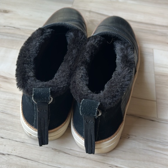 Tom’s Paxton Shearling slip on vegan leather boot - Picture 3 of 5